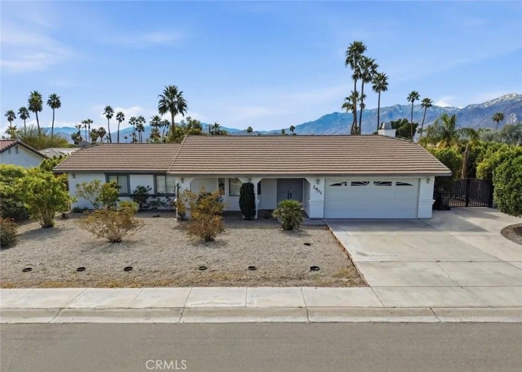 Photo of 2901 E Via Escuela, Palm Springs, CA 92262 (MLS # GD26041962)