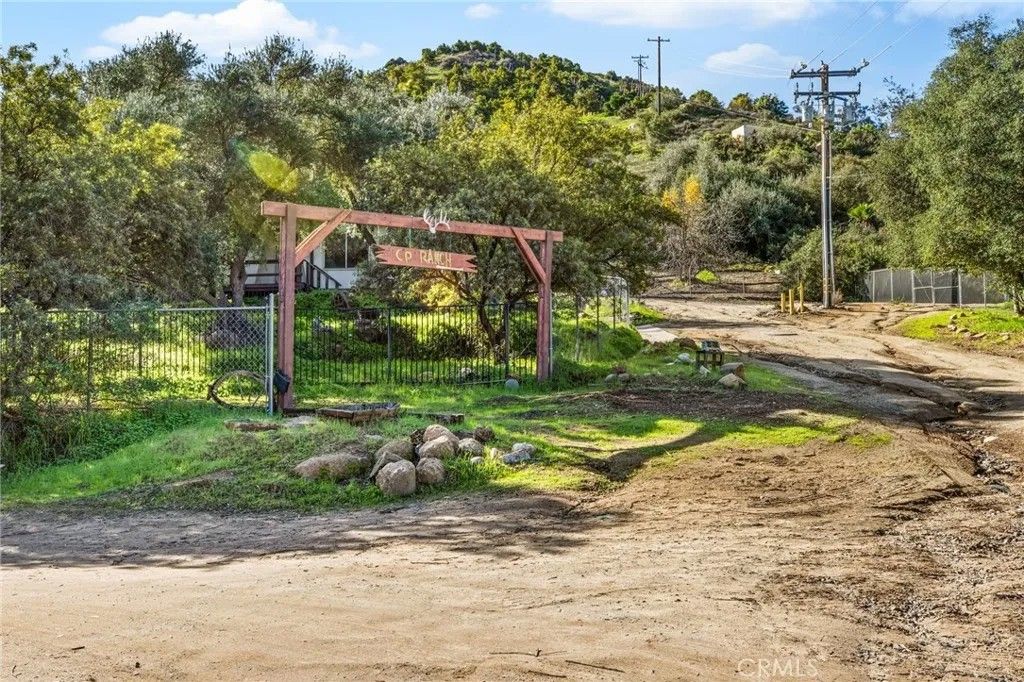 Photo of 33400 Hixon Drive, Wildomar, CA 92595 (MLS # SW26006533)