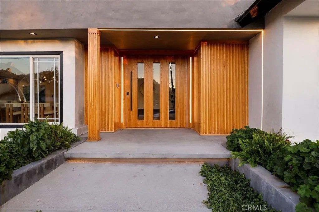 Photo of 9742 Farralone, Chatsworth, CA 91311 (MLS # BB25270285)