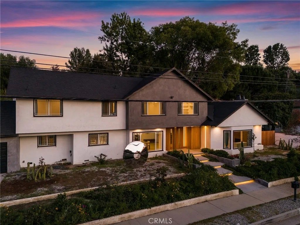 Photo of 9742 Farralone, Chatsworth, CA 91311 (MLS # BB25270285)