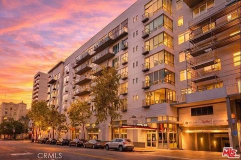 Photo of 645 W 9th St #643, Los Angeles, CA 90015 (MLS # GD26001961)