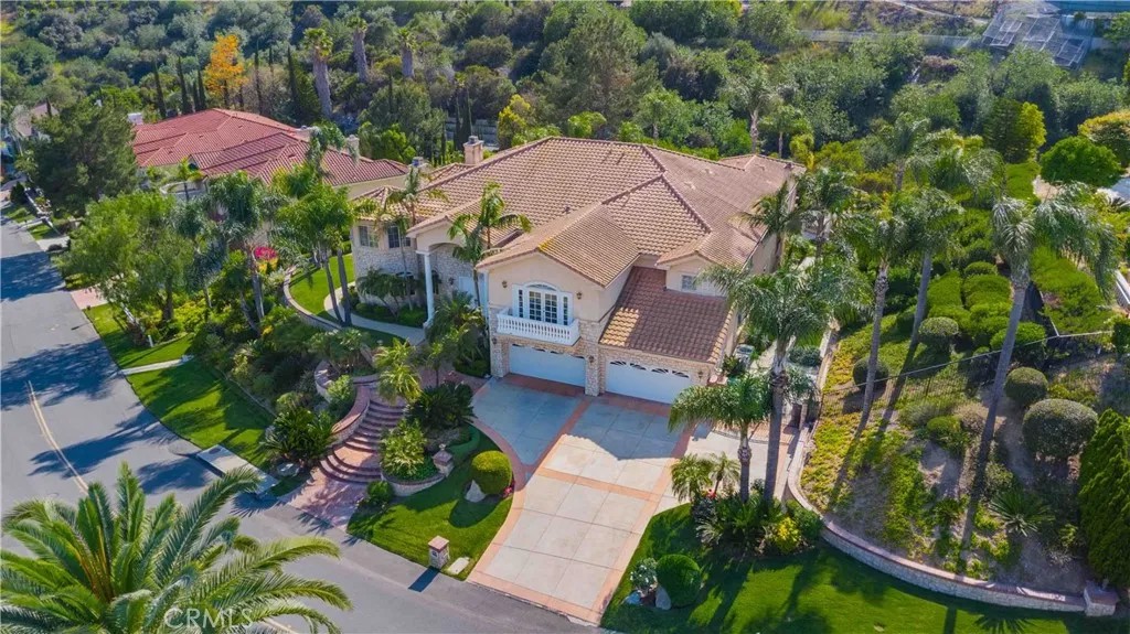 2809 Oak Knoll Drive