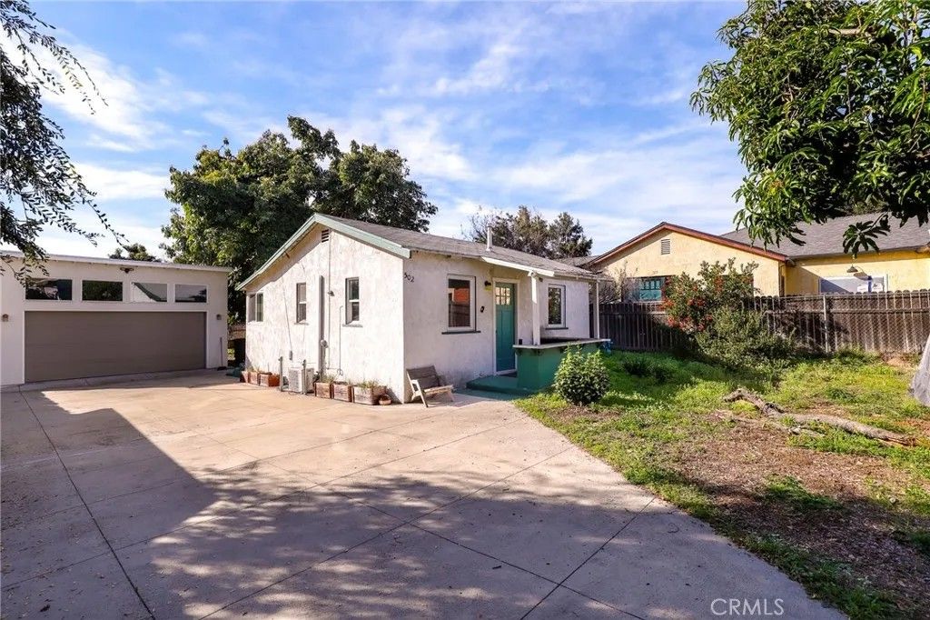 Photo of 502 Mountain View, Altadena, CA 91001 (MLS # PF25277062)