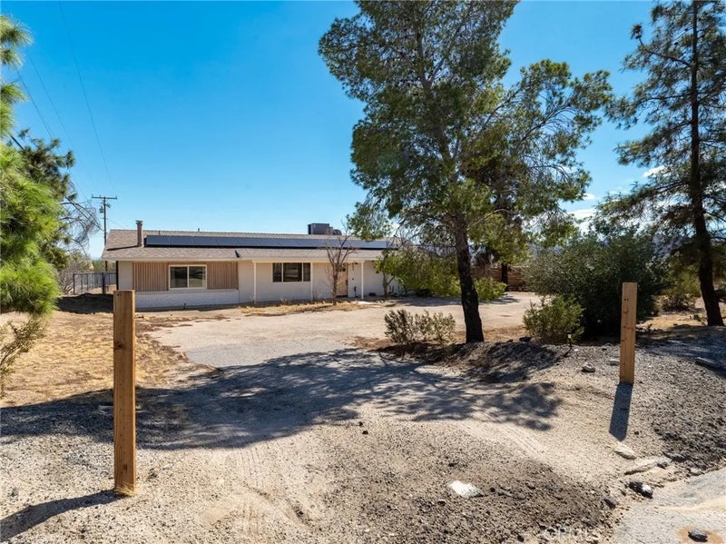 4883 Avenida La Candela