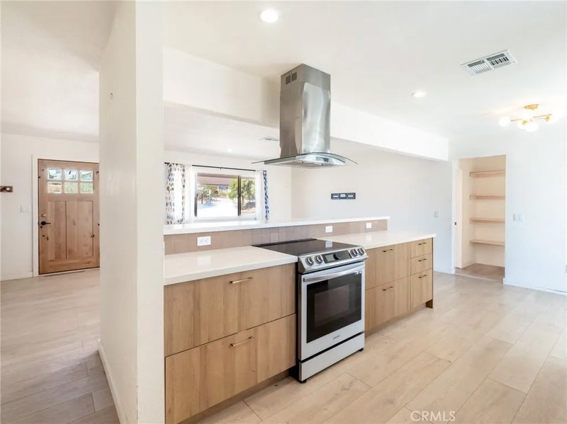 4883 Avenida La Candela