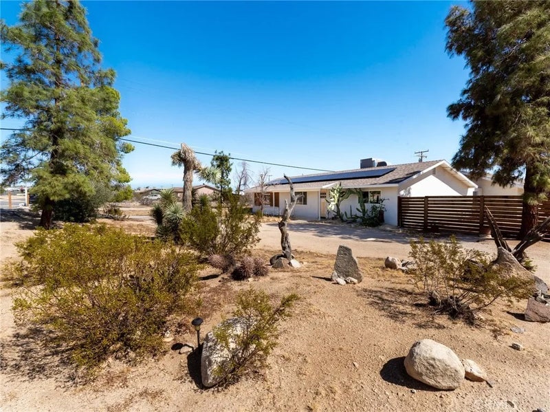 4883 Avenida La Candela