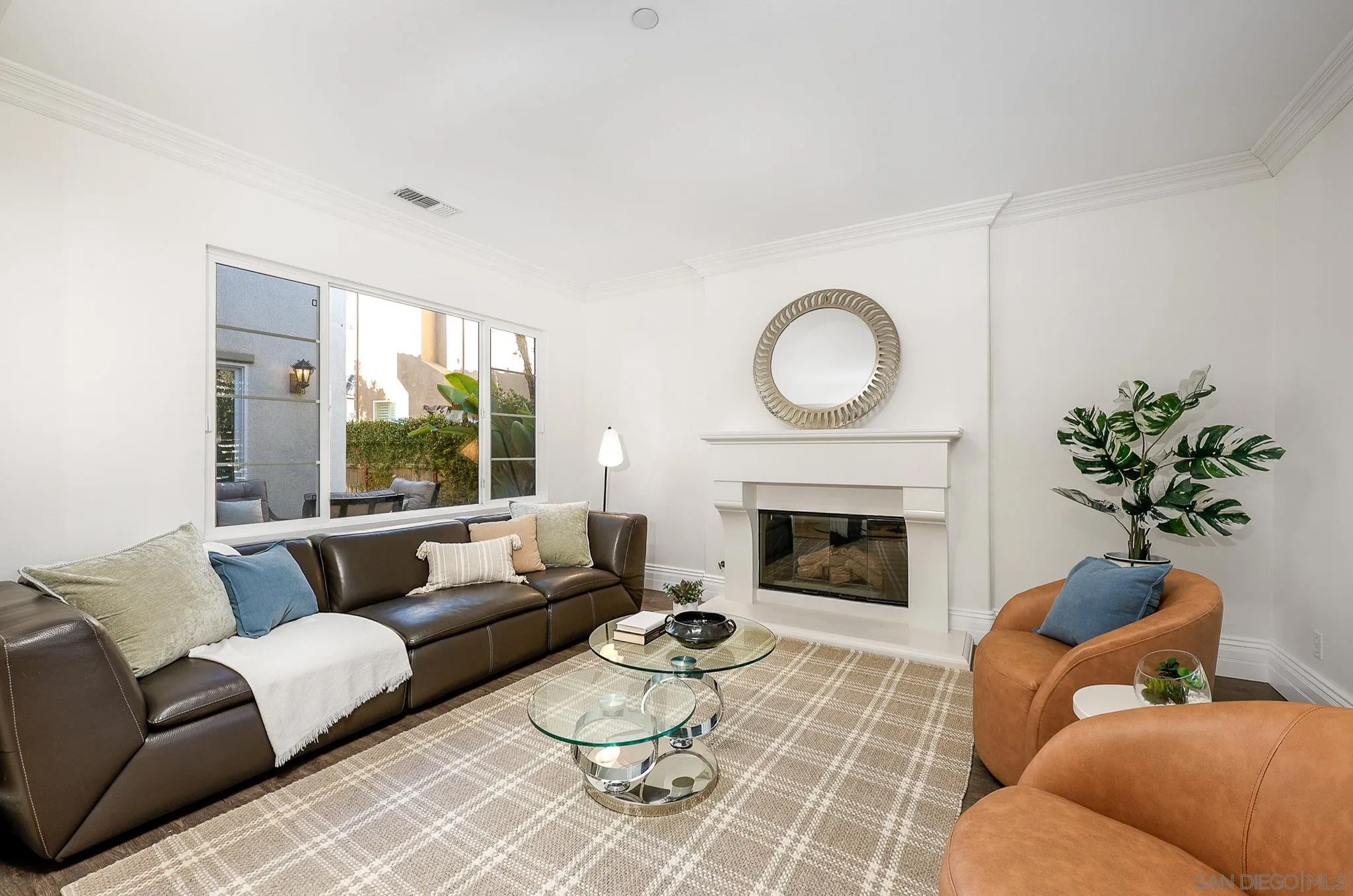 10237 Paseo De Linda