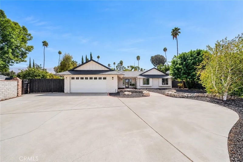 1076 Los Altos Court