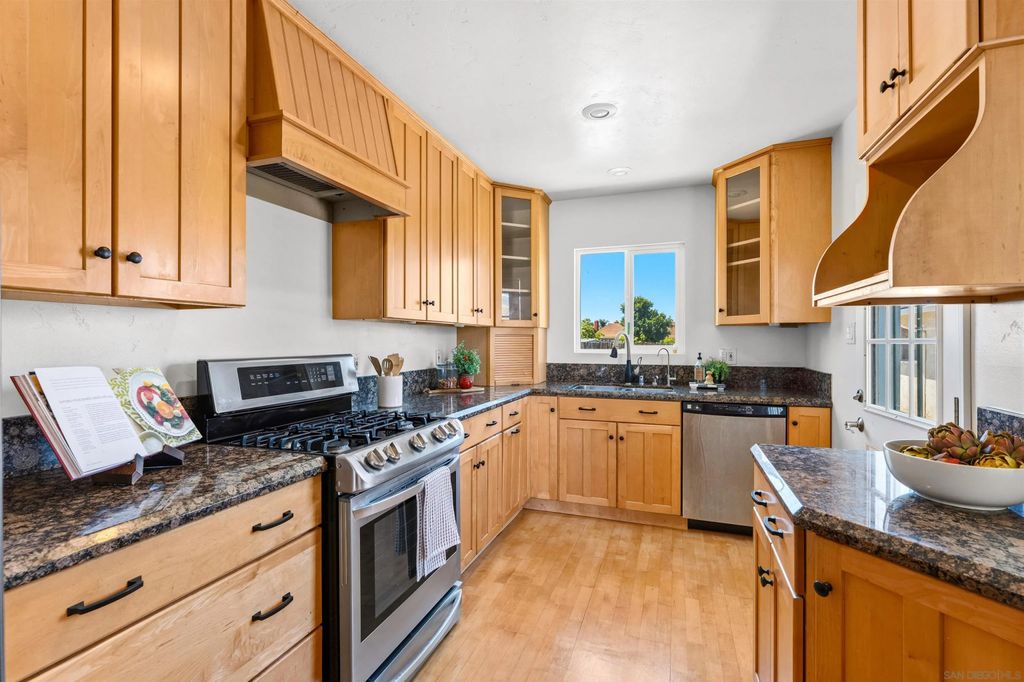 Photo of 211 N. Orleans AVE, Escondido, CA 92027 (MLS # 260016977)