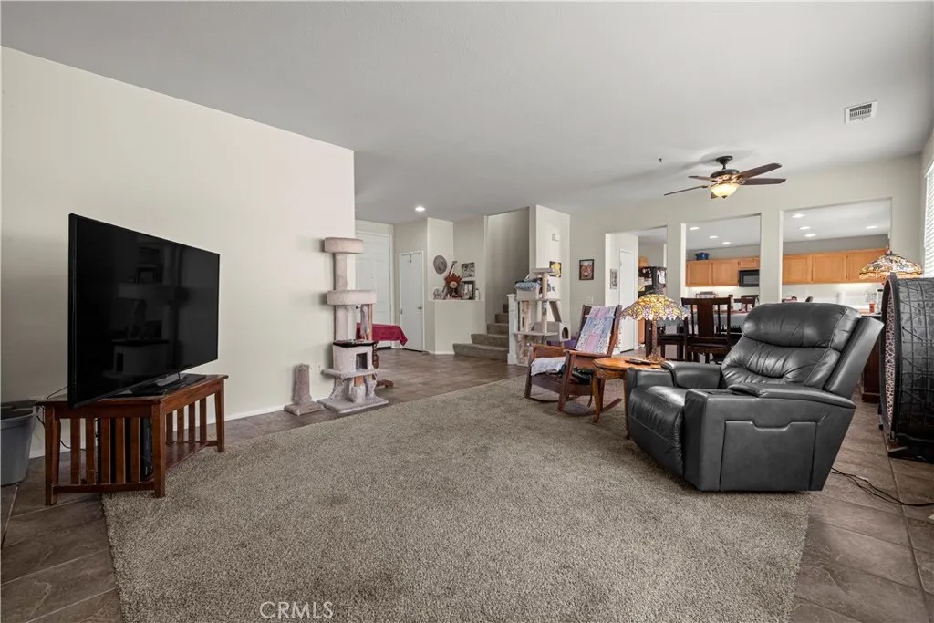 1218 N Larkspur Lane