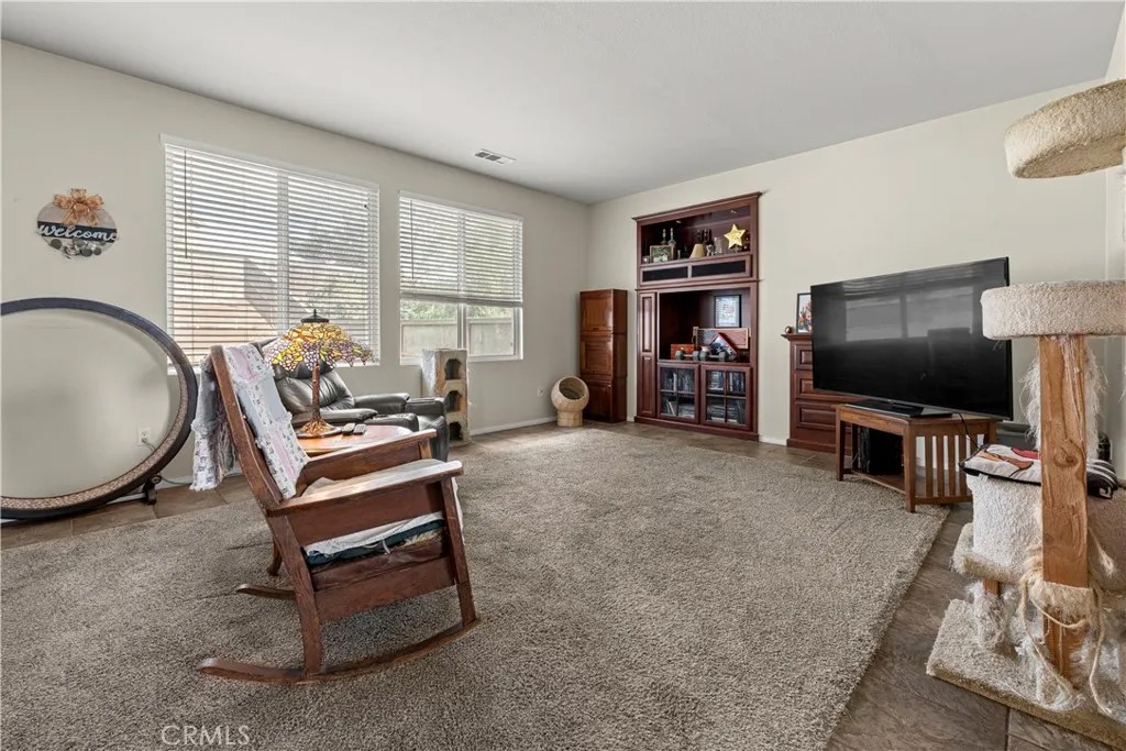 1218 N Larkspur Lane