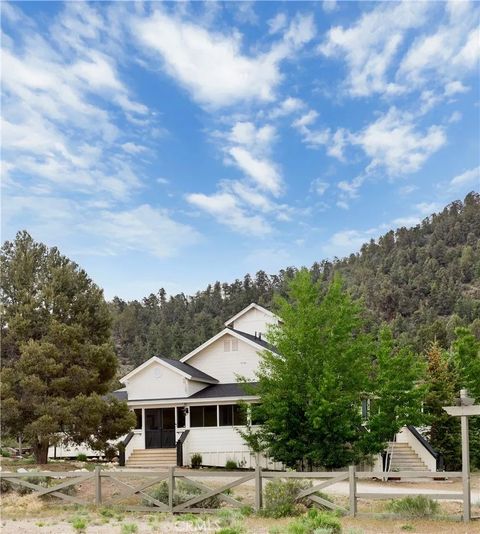 Photo of 2000 Baldwin Lake Avenue, Big Bear Lake, CA 92314 (MLS # IG26063072)