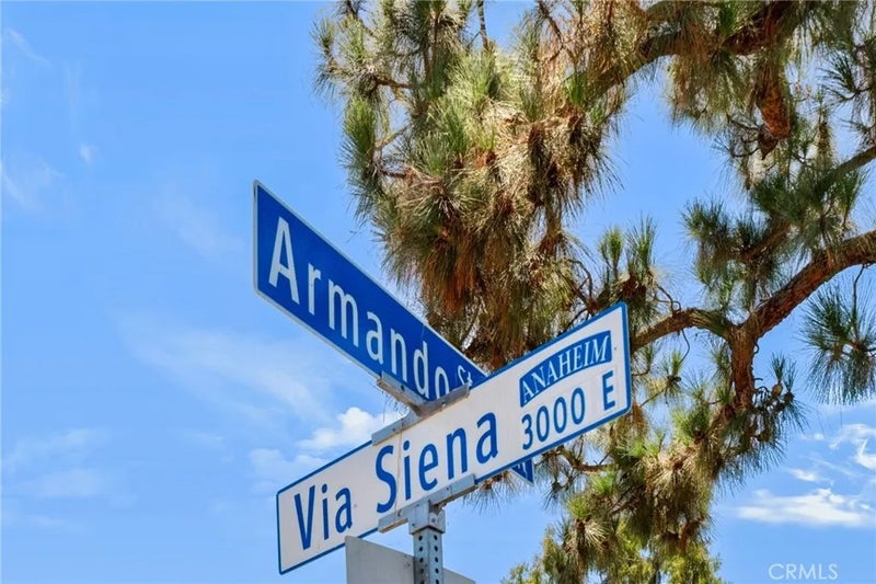 3002 E Via Siena