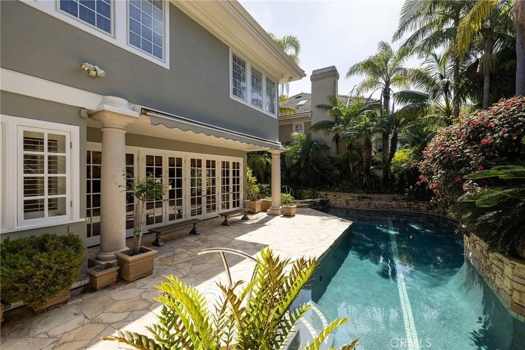 3 Weybridge Court