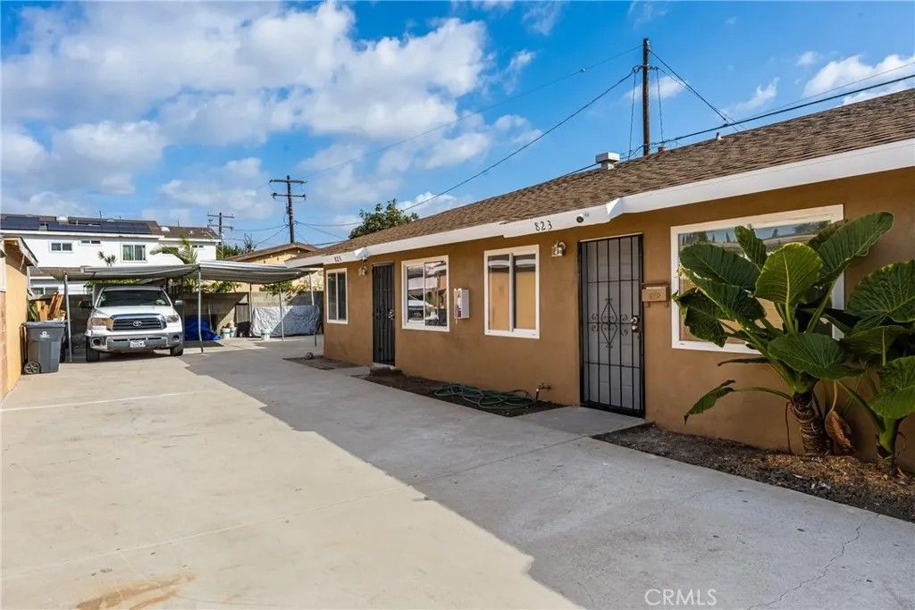 Photo of 825 S Shelton Street, Santa Ana, CA 92703 (MLS # PW25269250)