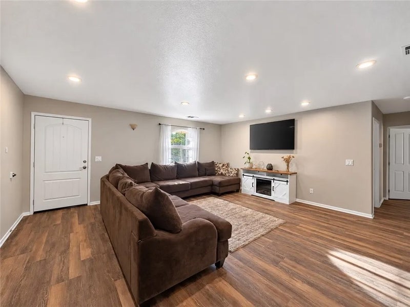 2175 Avenida Manzana