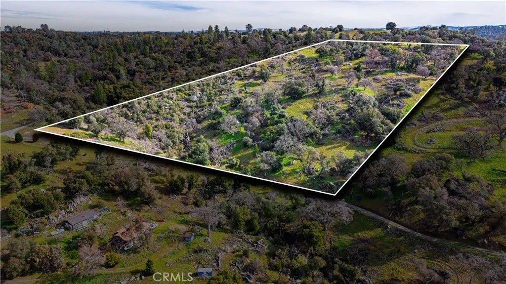 Photo of 2320 Painted Pony Rd, Somerset, CA 95684 (MLS # CV26042058)