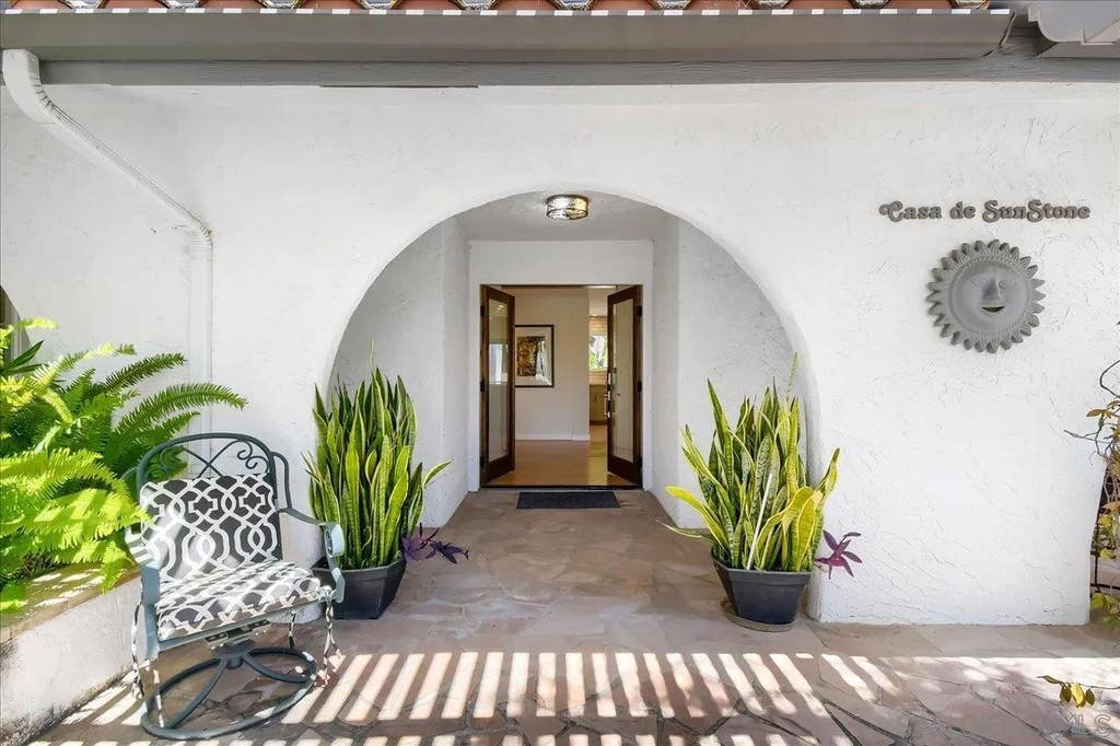 Photo of 10162 Sierra Madre Rd, Spring Valley, CA 91977 (MLS # 260016333)