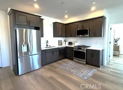 402 W Grand Avenue 407