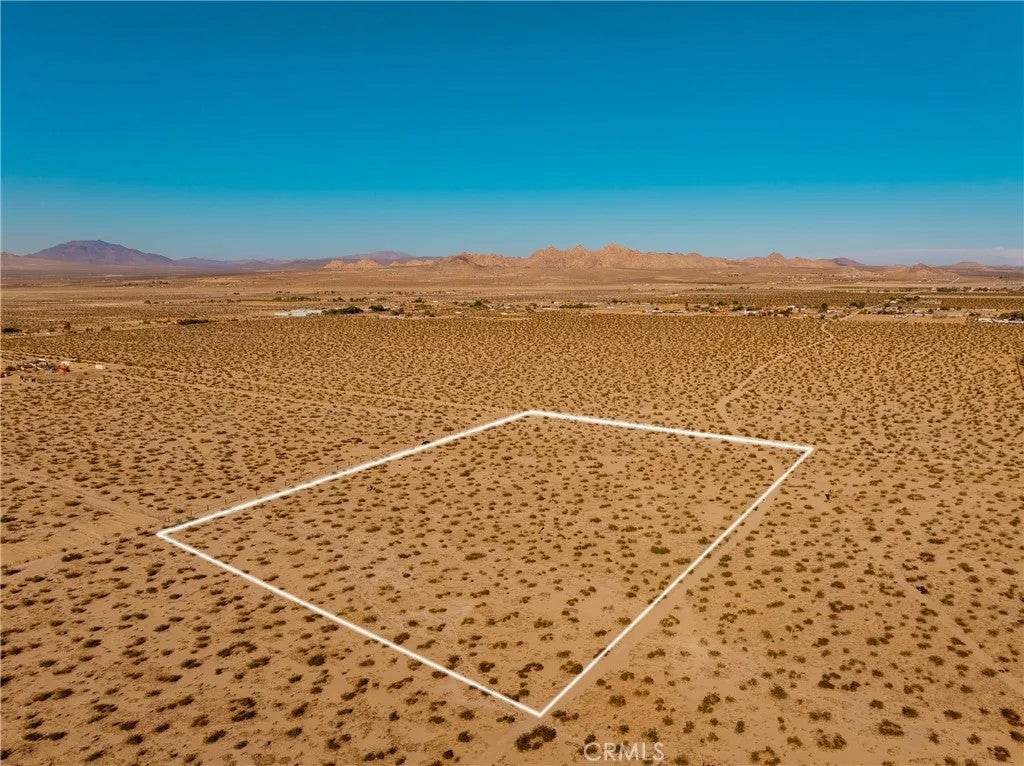 Photo of 2 Fairlane Rd, Lucerne Valley, CA 92356 (MLS # SW26204131)
