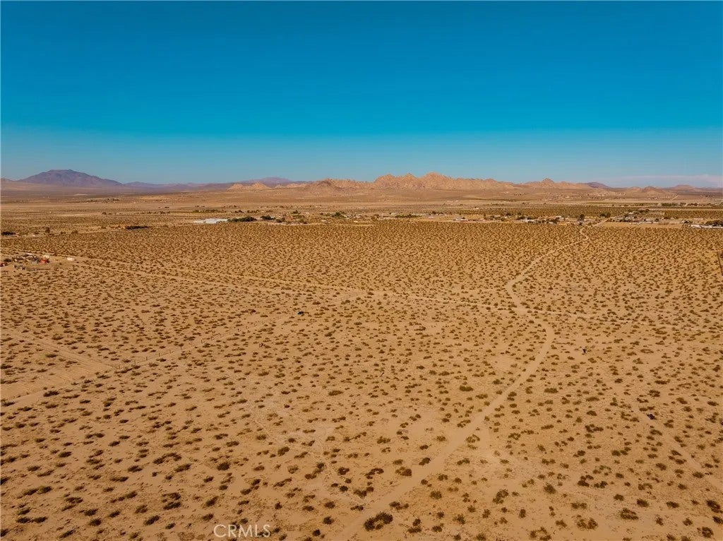 Photo of 2 Fairlane Rd, Lucerne Valley, CA 92356 (MLS # SW26204131)