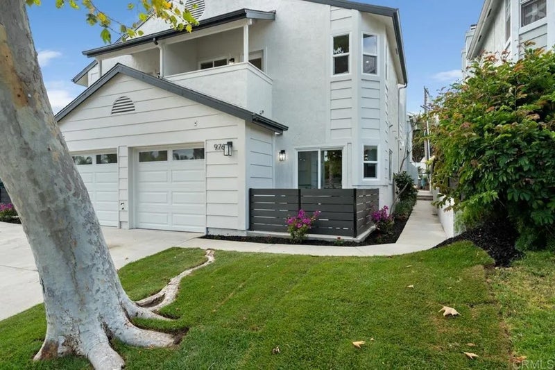 976 Sapphire Street