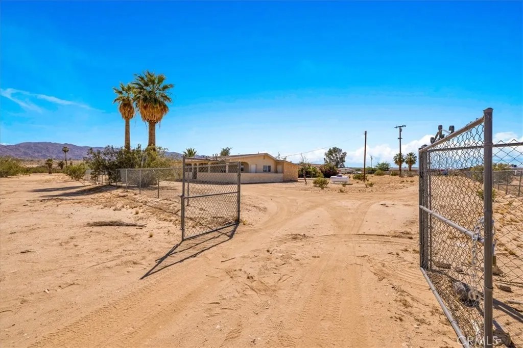 4611 Oasis