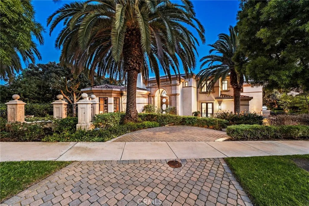 50 Pelican Crest Drive