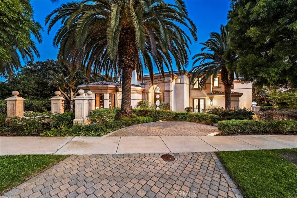 50 Pelican Crest Drive