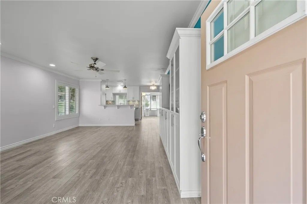 Photo of 19366 Avenue Of The Oaks, Newhall, CA 91321 (MLS # SR26026350)