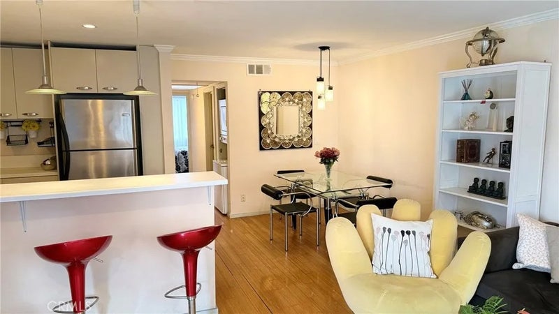 957 S Gramercy 203
