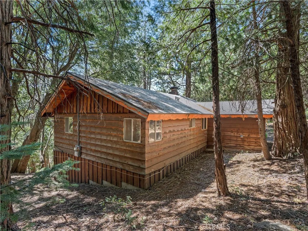 1155 Chateau Dr