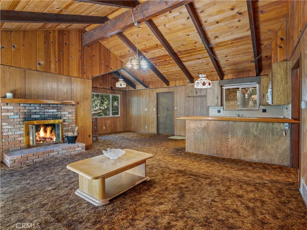 1155 Chateau Dr