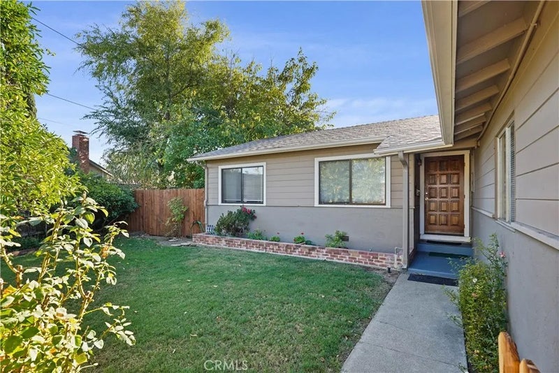 2213 Labrador Street