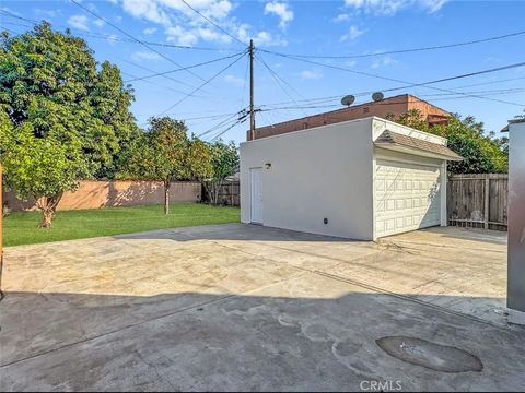 Tiny photo for 5712 Fishburn Ave, Maywood, CA 90270 (MLS # MB25248152)