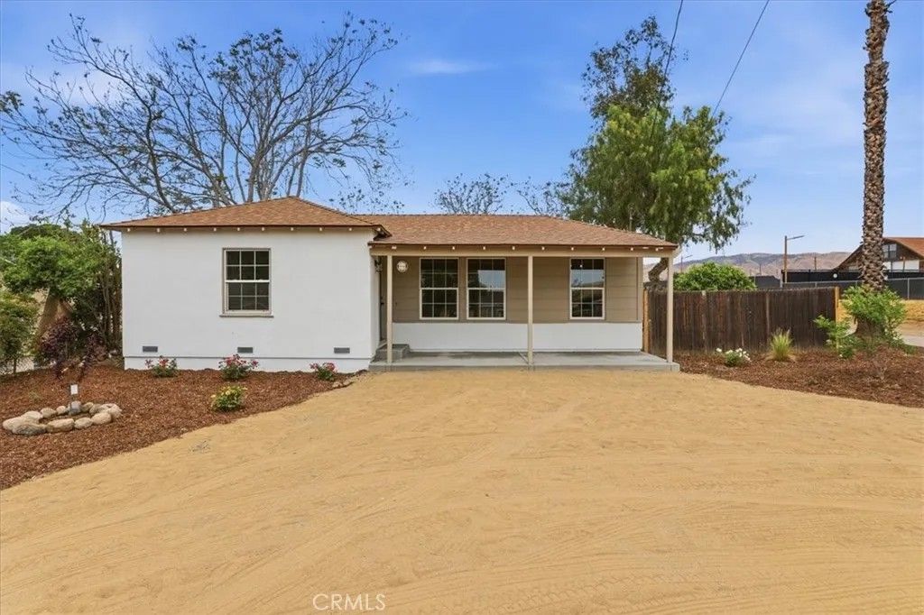 Photo of 32568 Kentucky Street, Yucaipa, CA 92399 (MLS # IV26067967)