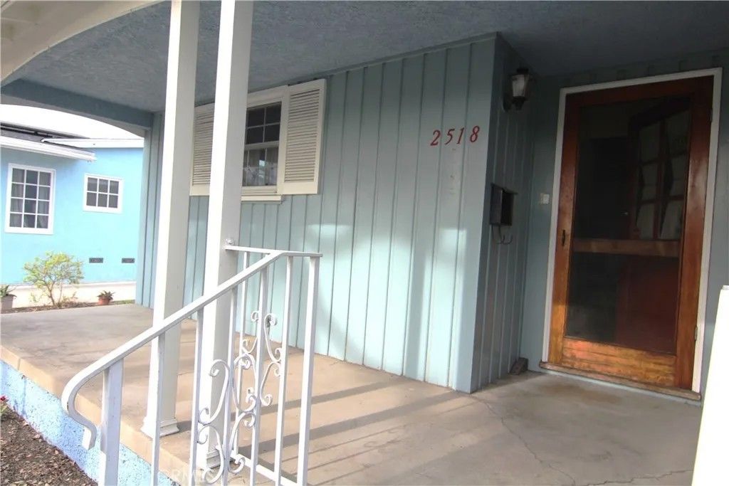 Photo of 2518 Vuelta Grande Ave, Long Beach, CA 90815 (MLS # PW26028988)