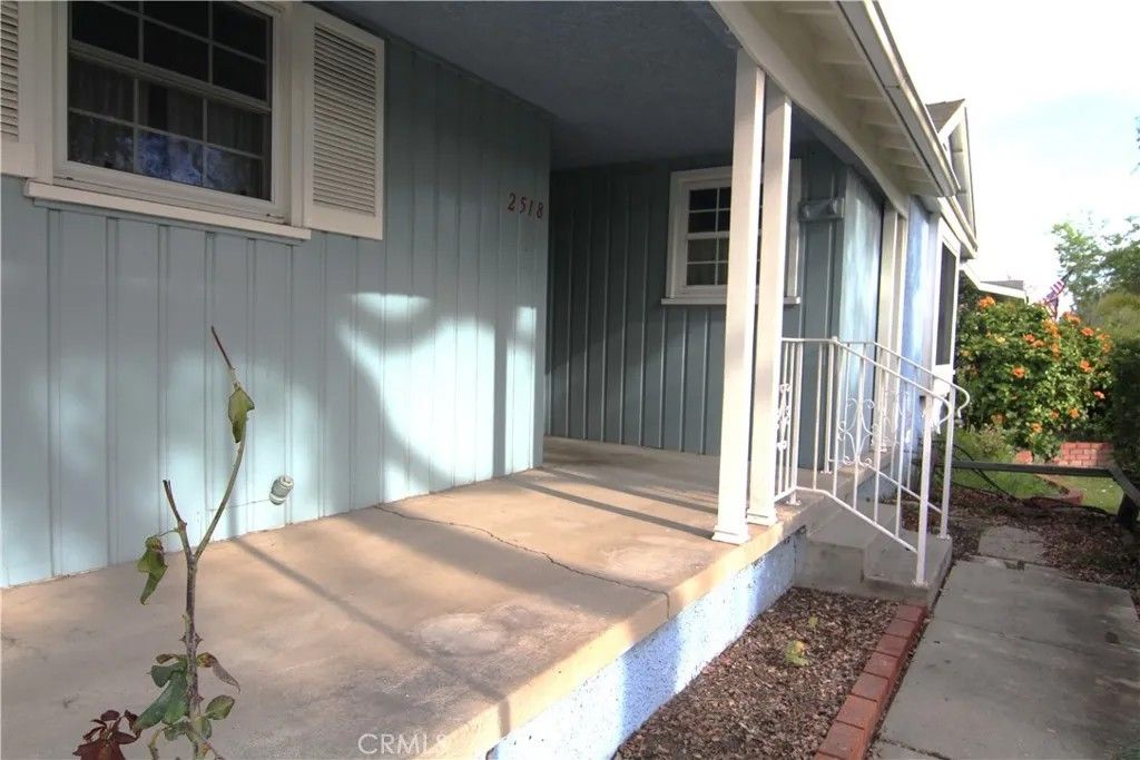 Photo of 2518 Vuelta Grande Ave, Long Beach, CA 90815 (MLS # PW26028988)
