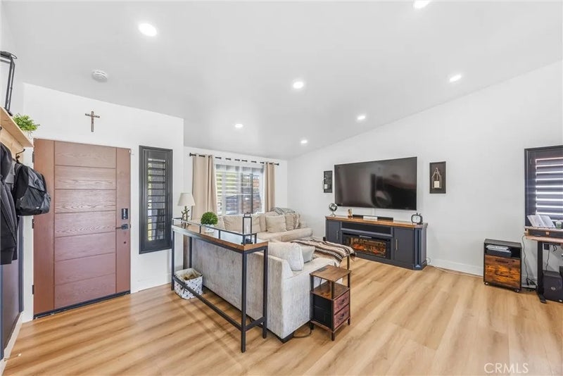 2411 Peacock Lane