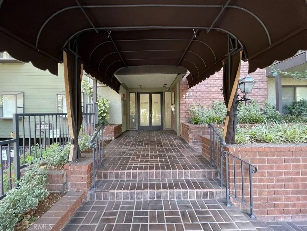 Photo of 330 Cordova St #378, Pasadena, CA 91101 (MLS # PF25249201)