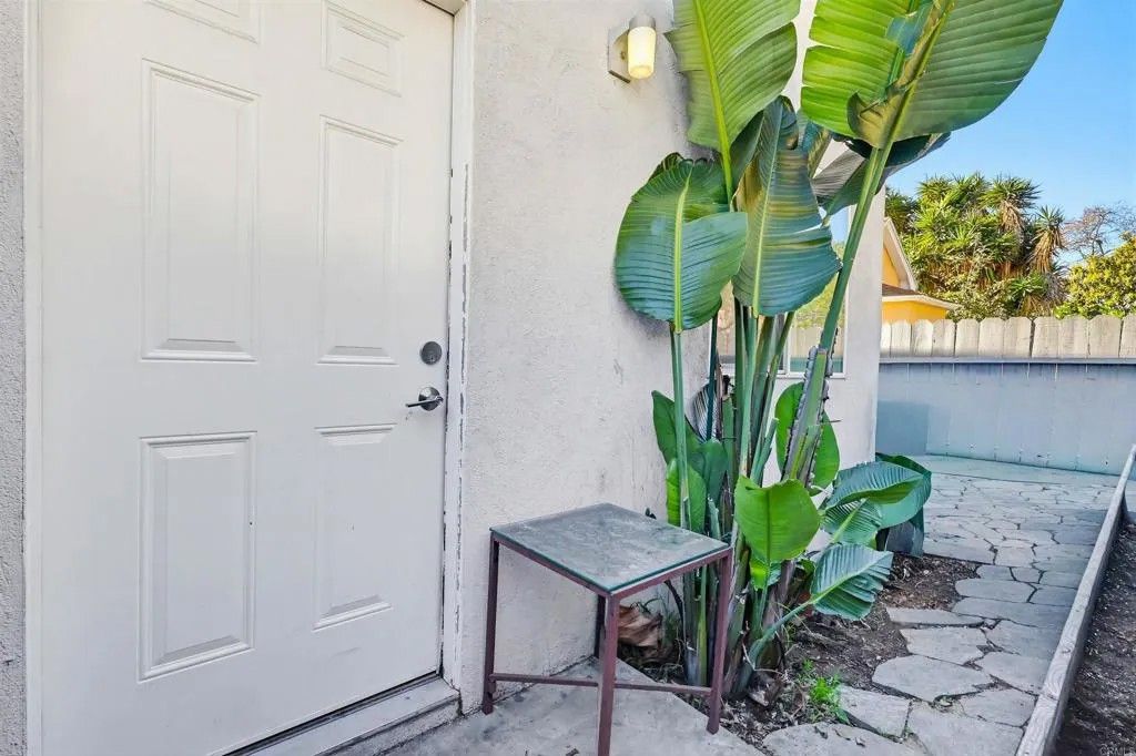 Photo of 1542 W 17th Street, Los Angeles, CA 90006 (MLS # NDP2600414)