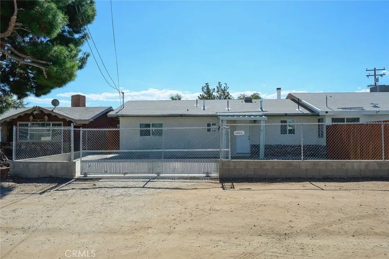 1204 E Avenue Q4