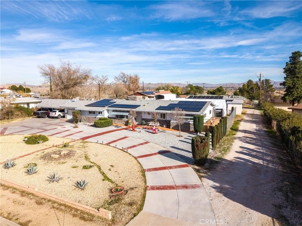 Photo of 16464 Desert Knoll Drive, Victorville, CA 92395 (MLS # DW25279676)