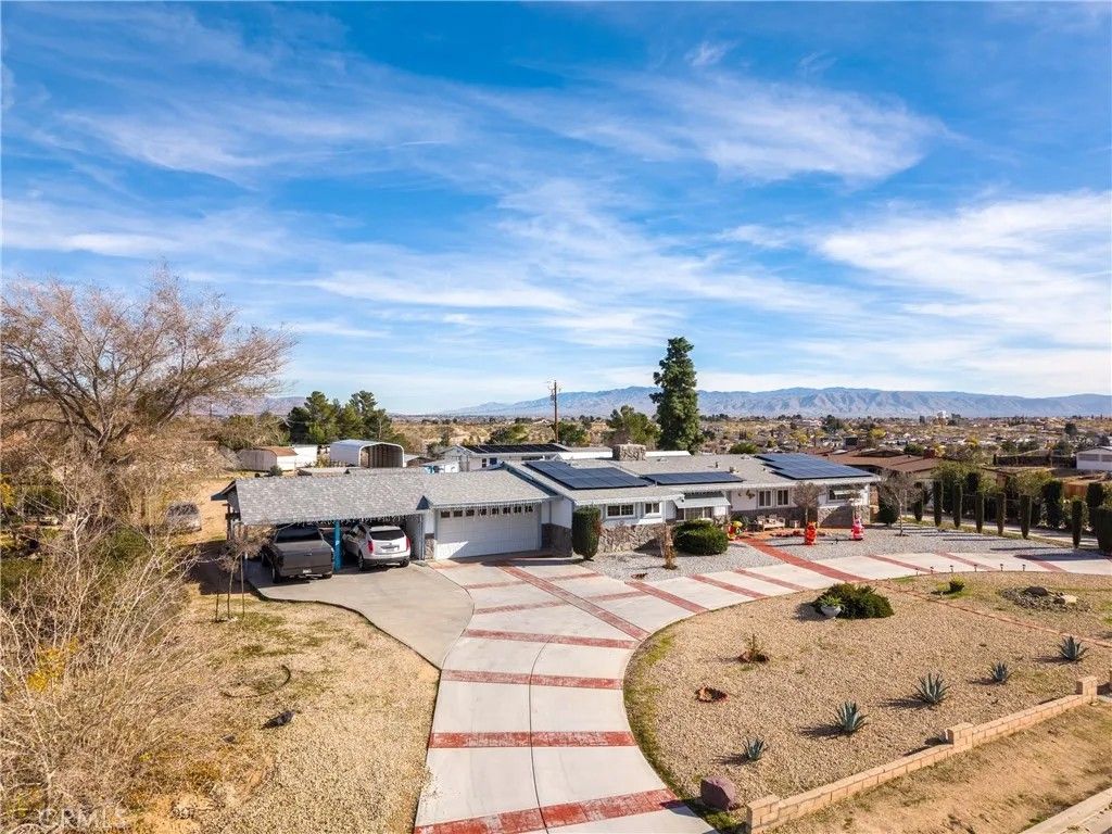 Photo of 16464 Desert Knoll Drive, Victorville, CA 92395 (MLS # DW25279676)