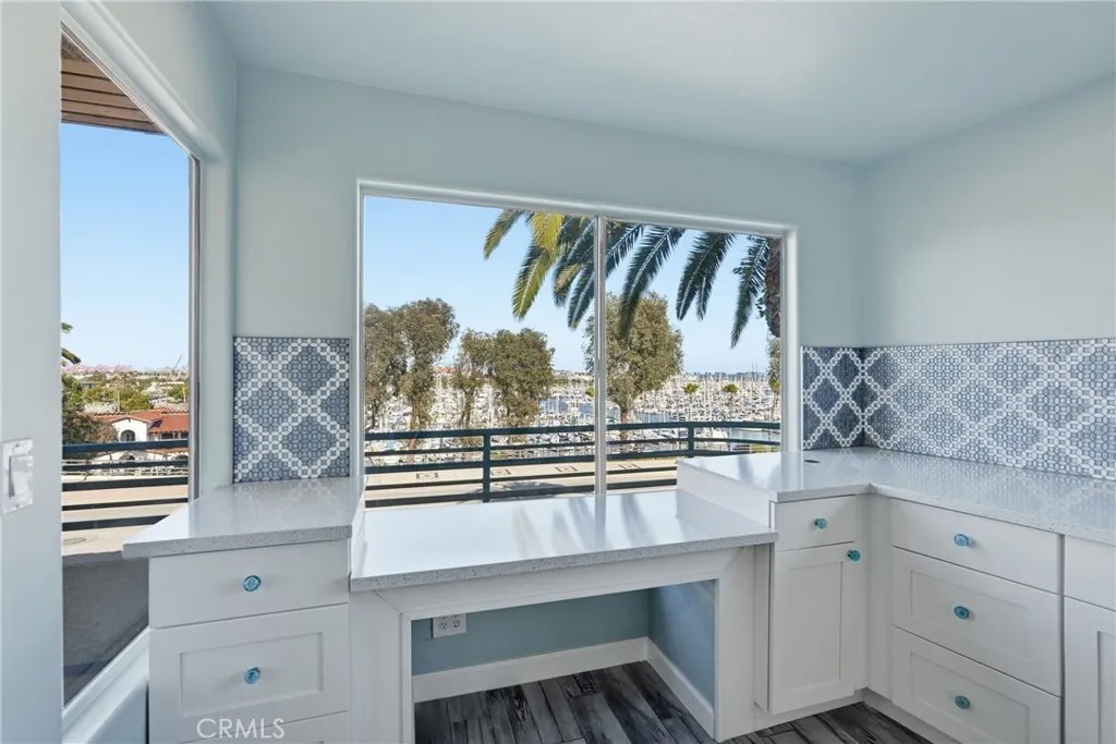 2222 S Mesa 8