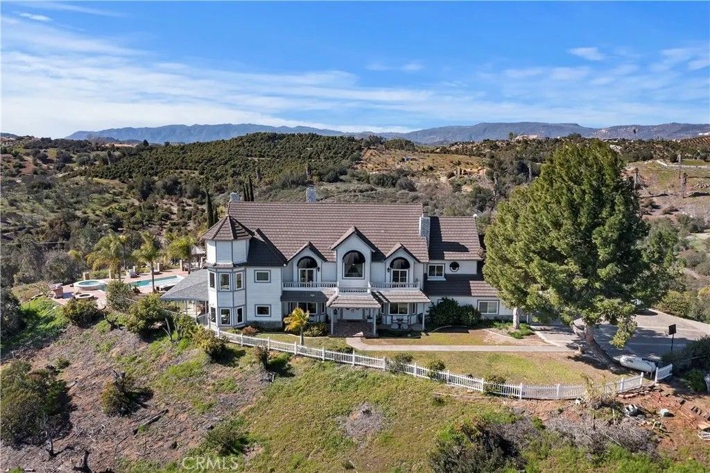 Photo of 46366 Sandia Creek Drive, Temecula, CA 92590 (MLS # SW23013230)