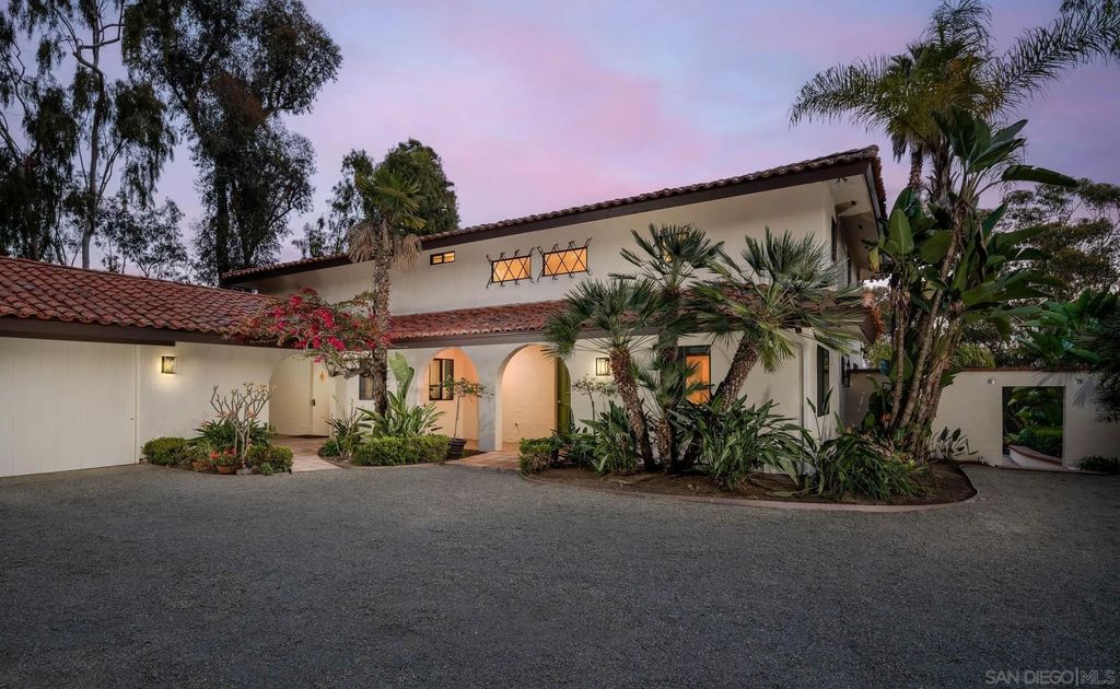 Photo of 5406 Las Palomas, Rancho Santa Fe, CA 92067 (MLS # 260010029)