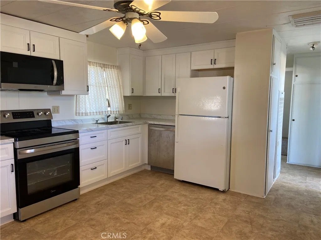 Photo of 5450 Almond DR, Templeton, CA 93465 (MLS # NS26205711)