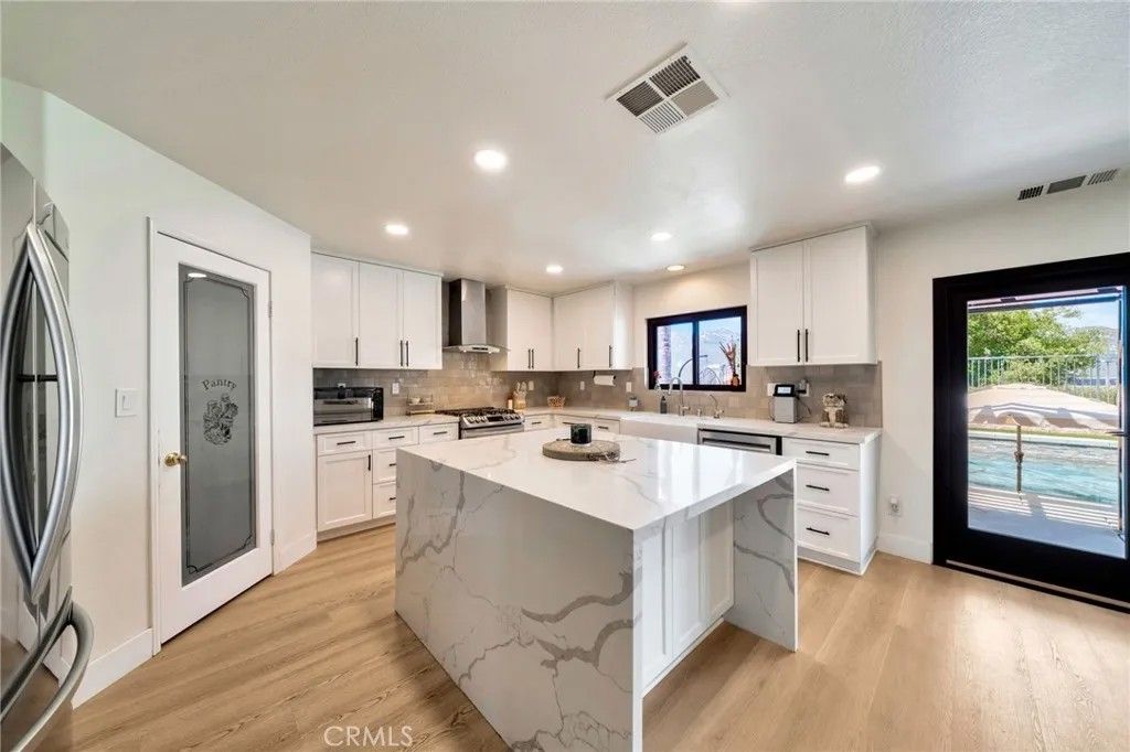 Photo of 46109 Via La Tranquila, Temecula, CA 92592 (MLS # OC26008337)