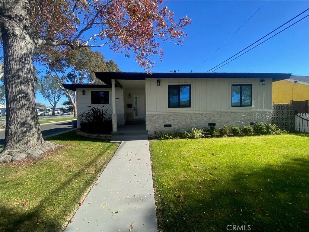 Photo of 1204 Kornblum Ave, Torrance, CA 90503 (MLS # SB25274132)